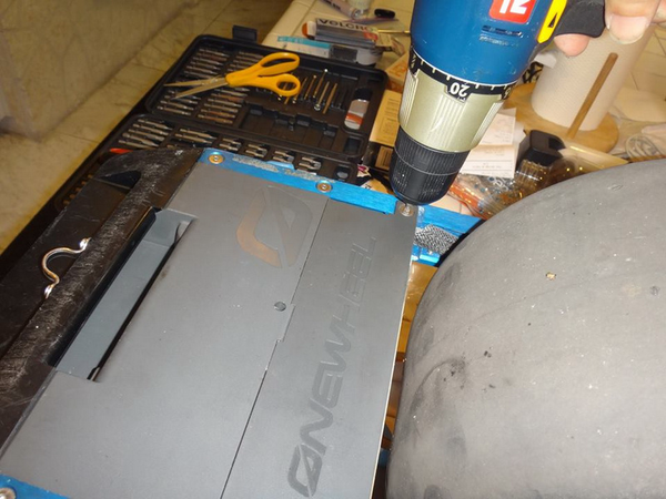 Onewheel Battery Removal 04.png